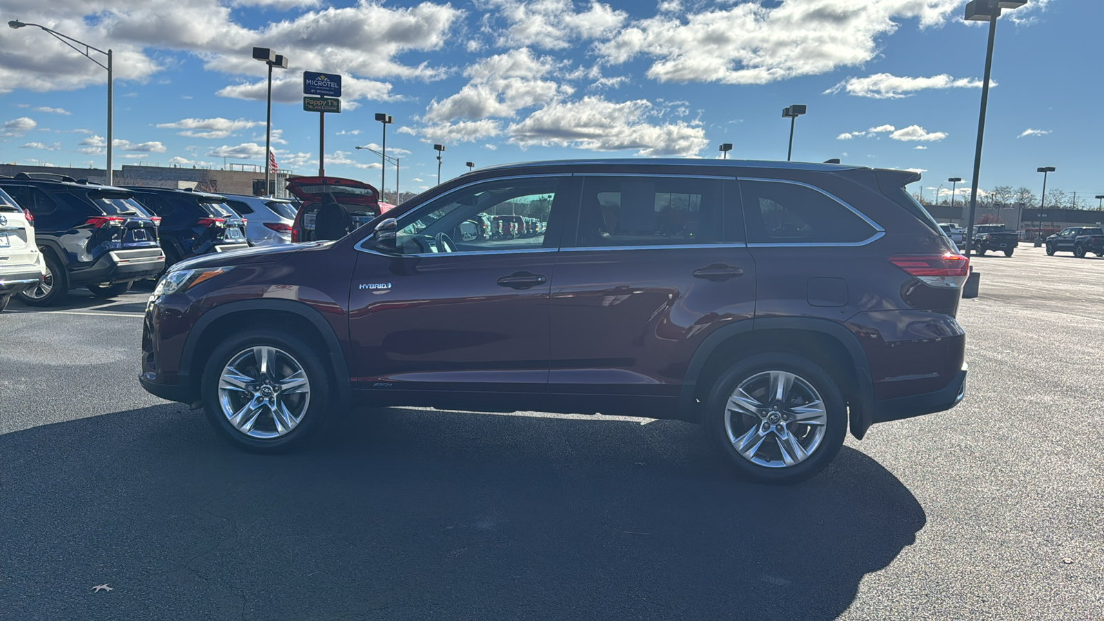 2019 Toyota Highlander Hybrid Limited 16