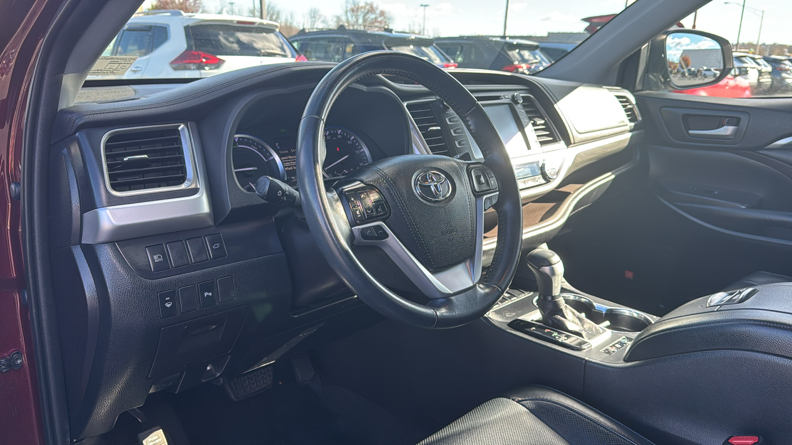 2019 Toyota Highlander Hybrid Limited 30