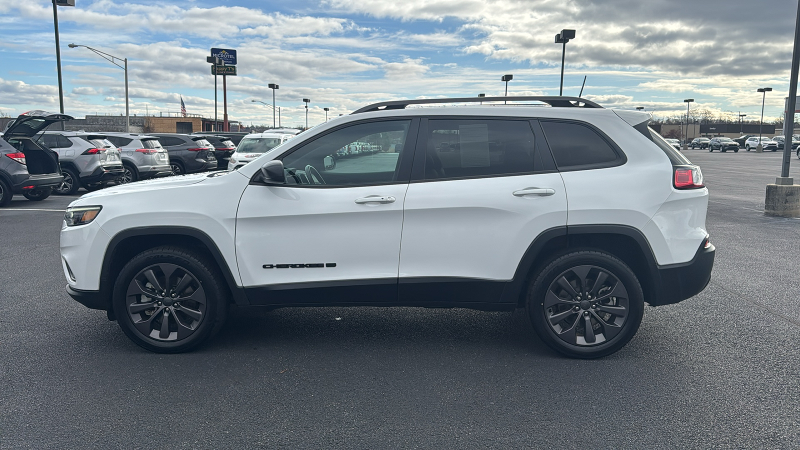 2021 Jeep Cherokee Latitude Lux 11