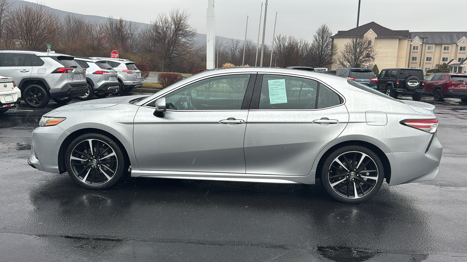 2019 Toyota Camry XSE 13