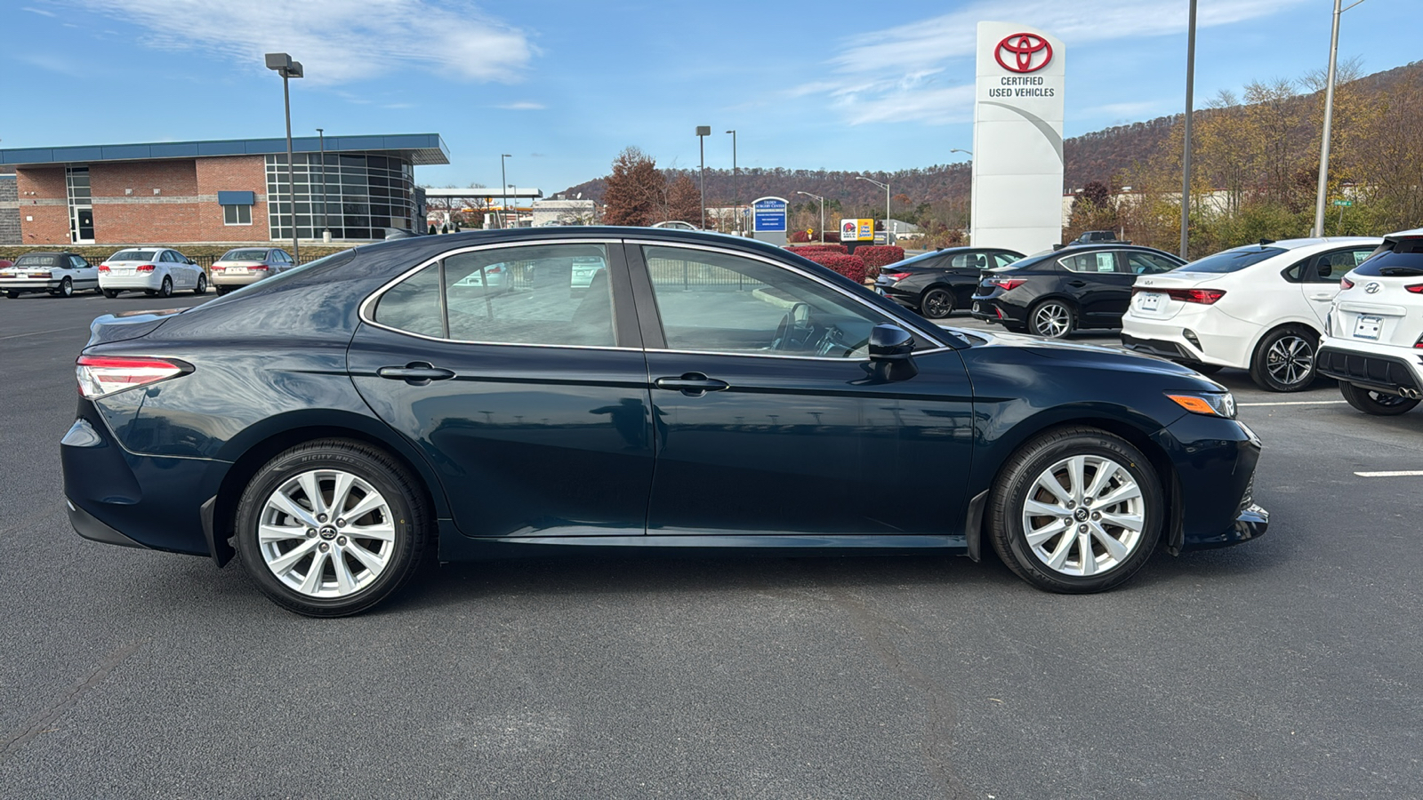 2019 Toyota Camry L 4