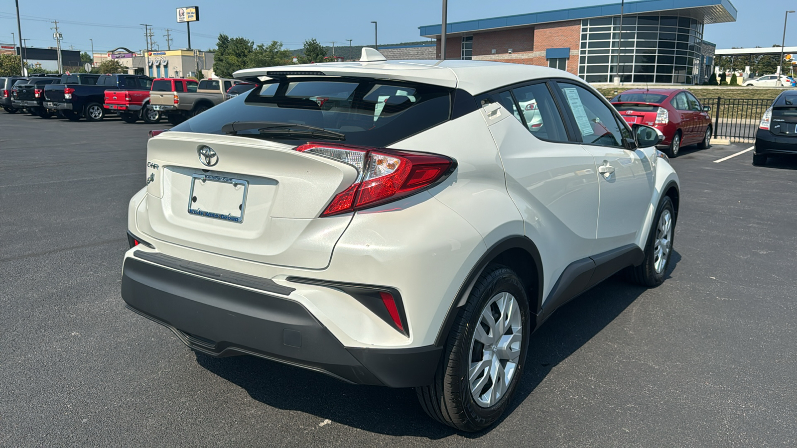 2021 Toyota C-HR LE 6