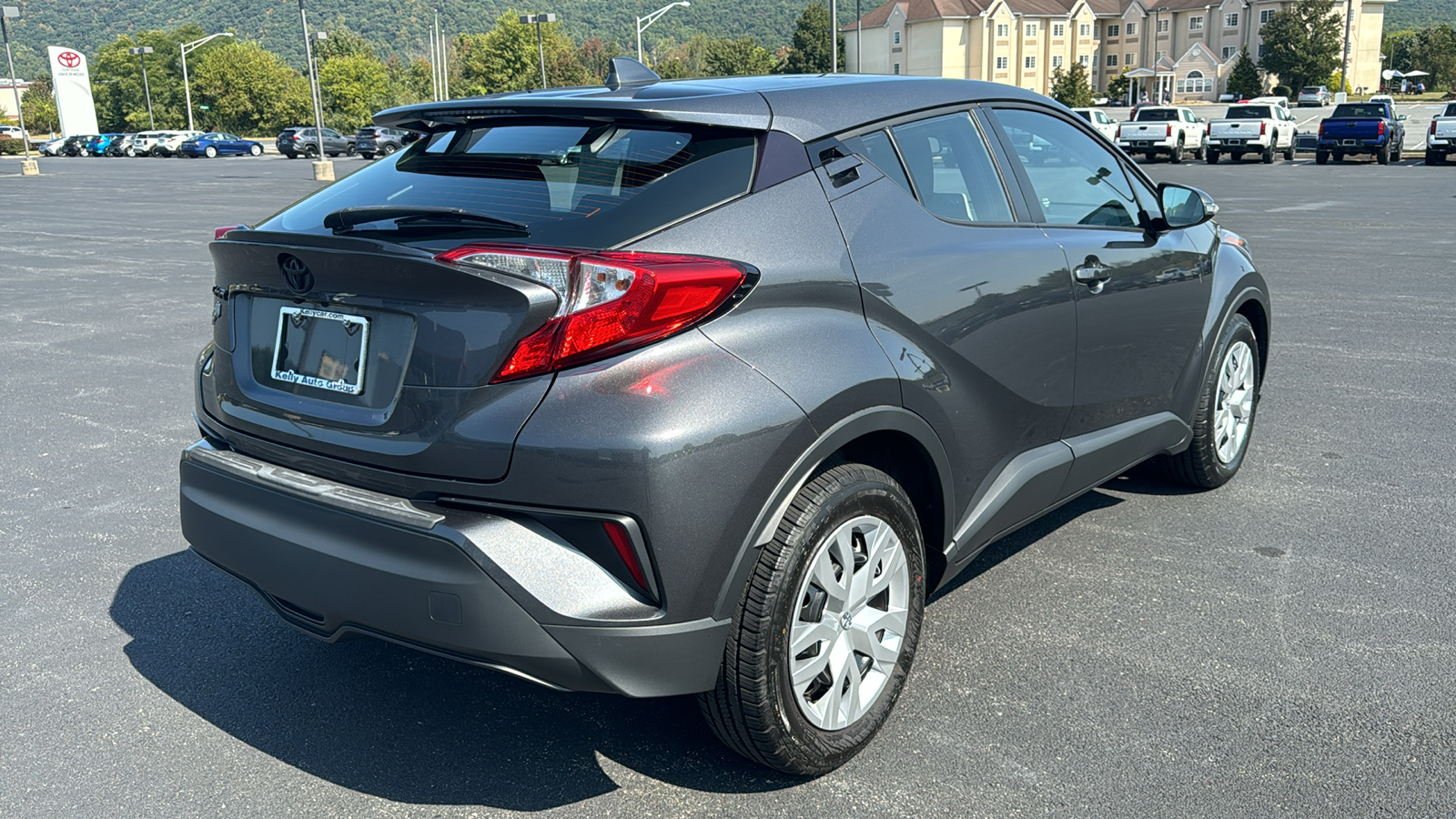 2021 Toyota C-HR LE 6