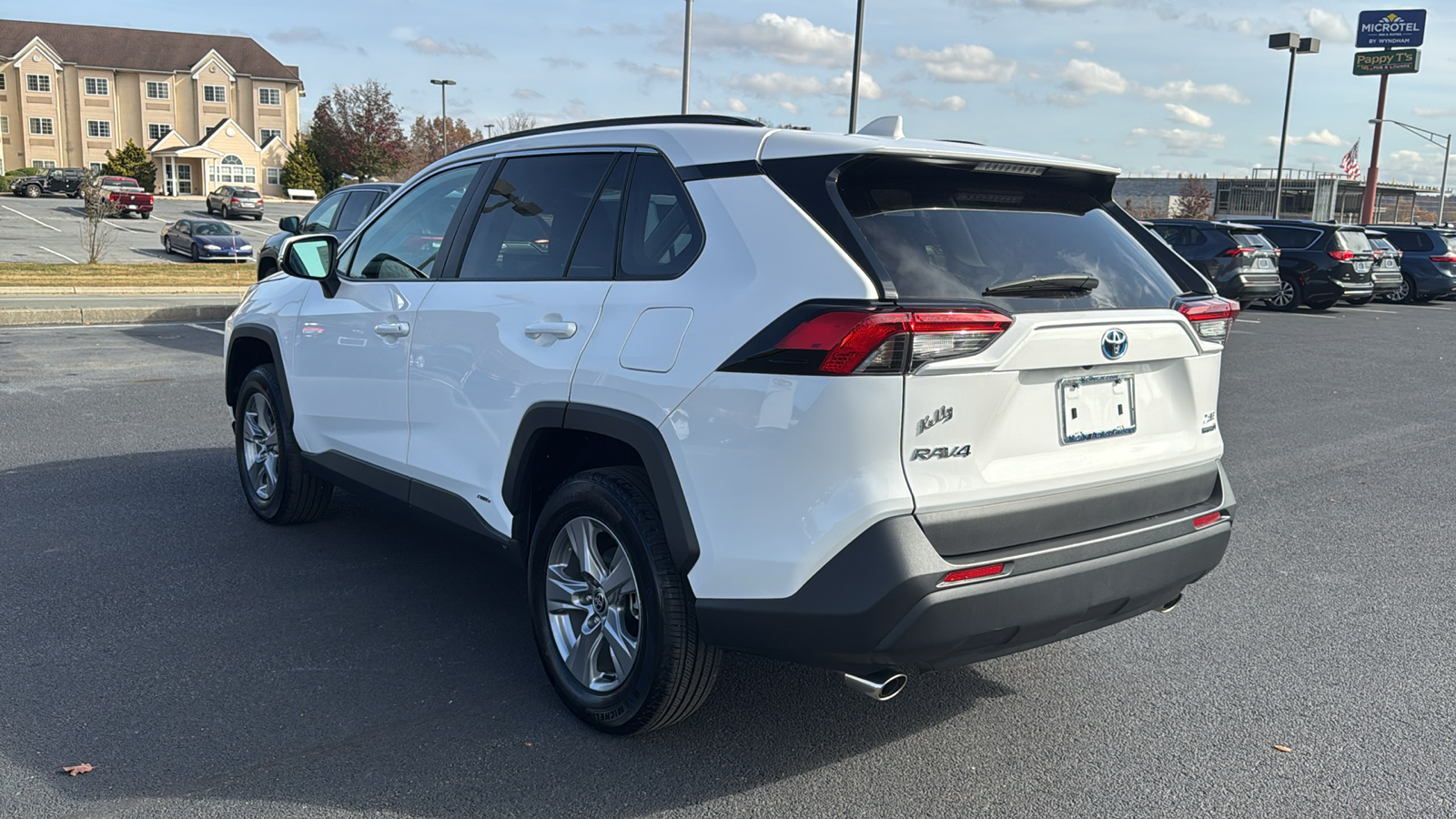 2022 Toyota RAV4 Hybrid XLE 12