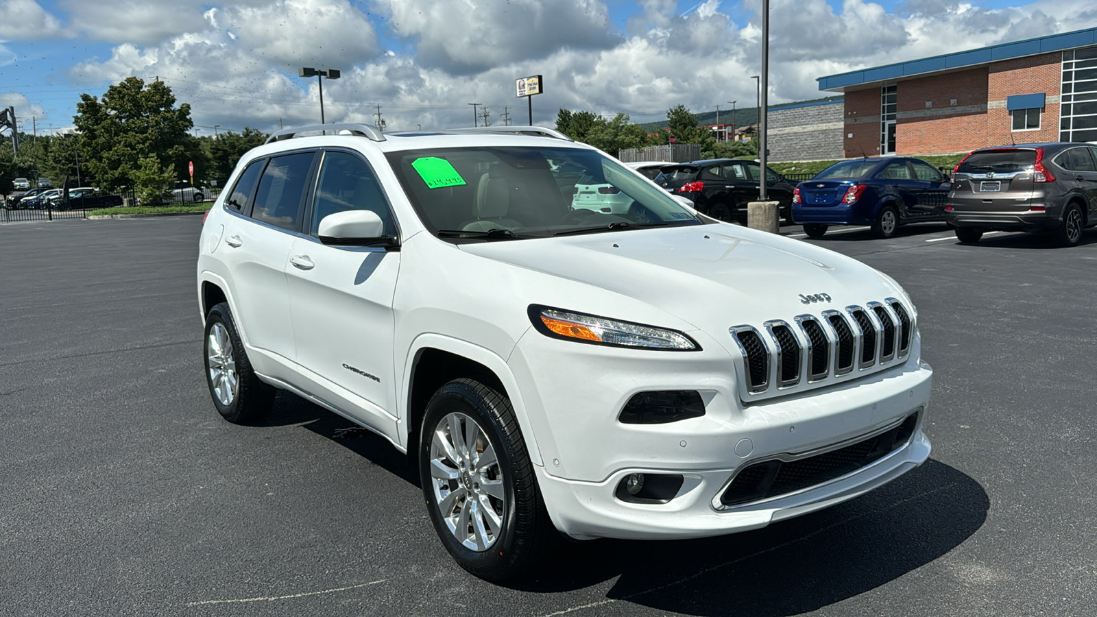 2017 Jeep Cherokee Overland 3