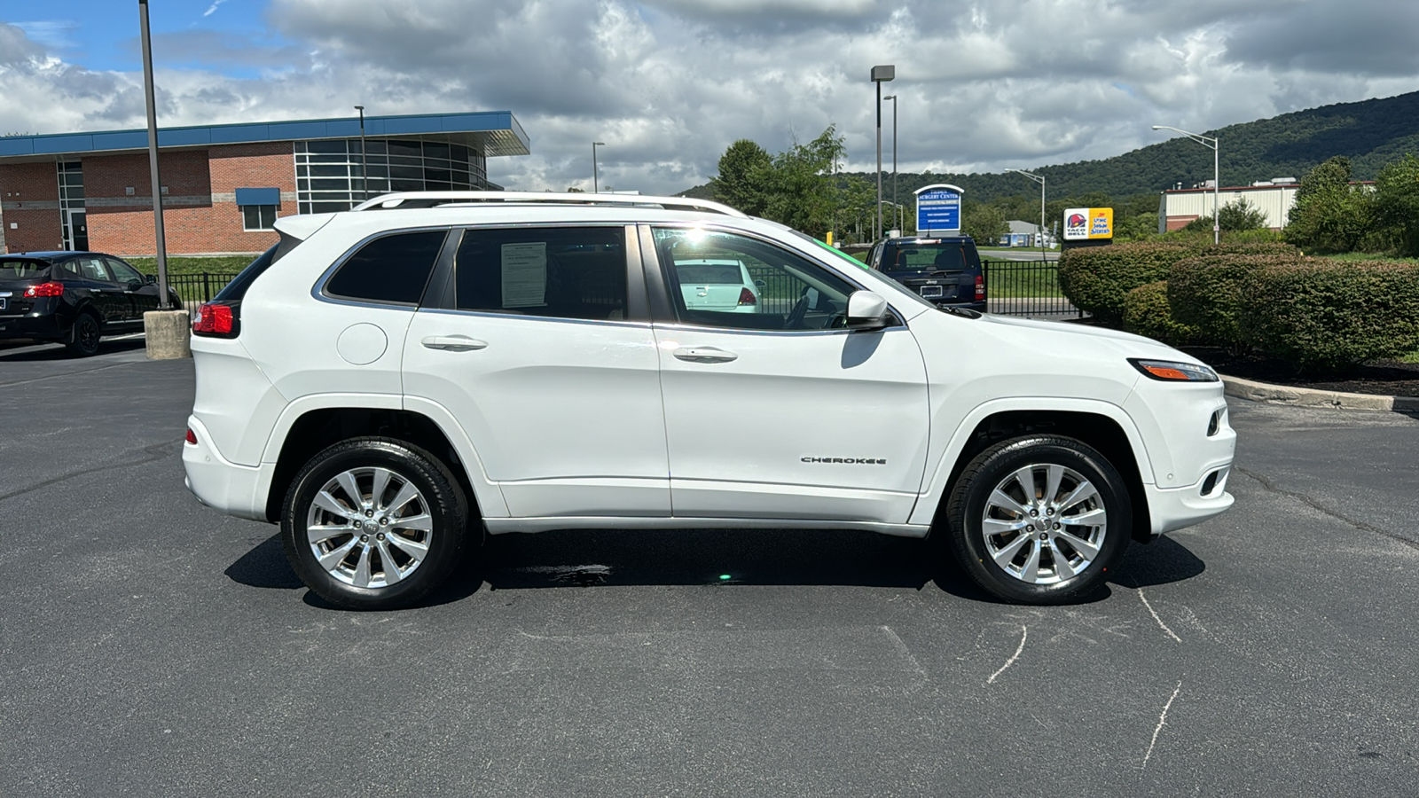 2017 Jeep Cherokee Overland 4