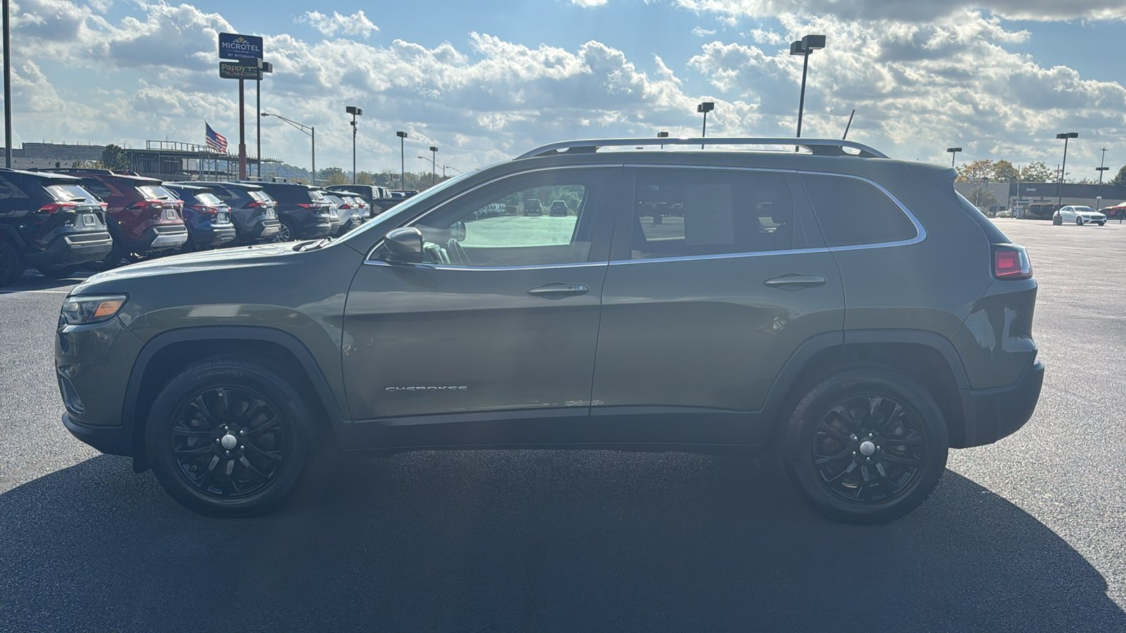 2019 Jeep Cherokee Latitude Plus 13