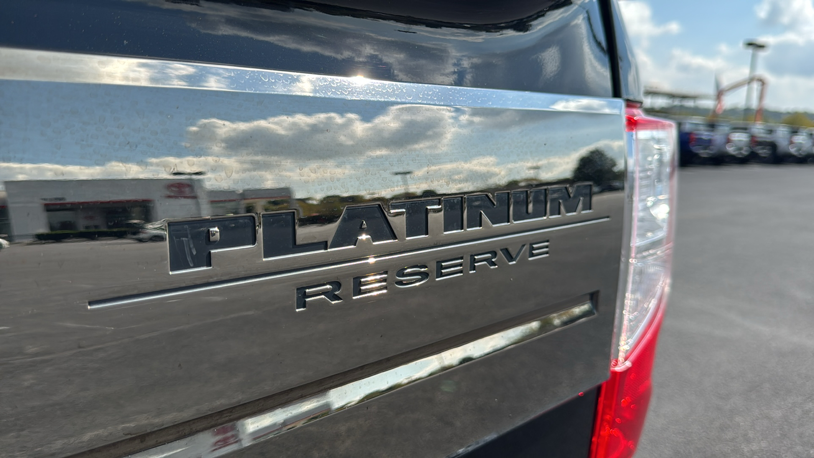 2019 Nissan Titan Platinum Reserve 9