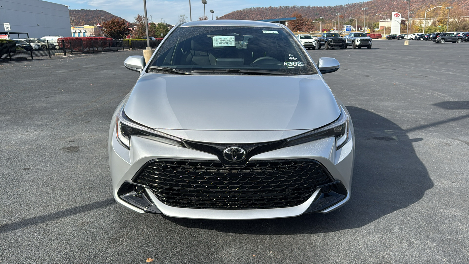 2025 Toyota Corolla Hatchback SE 2