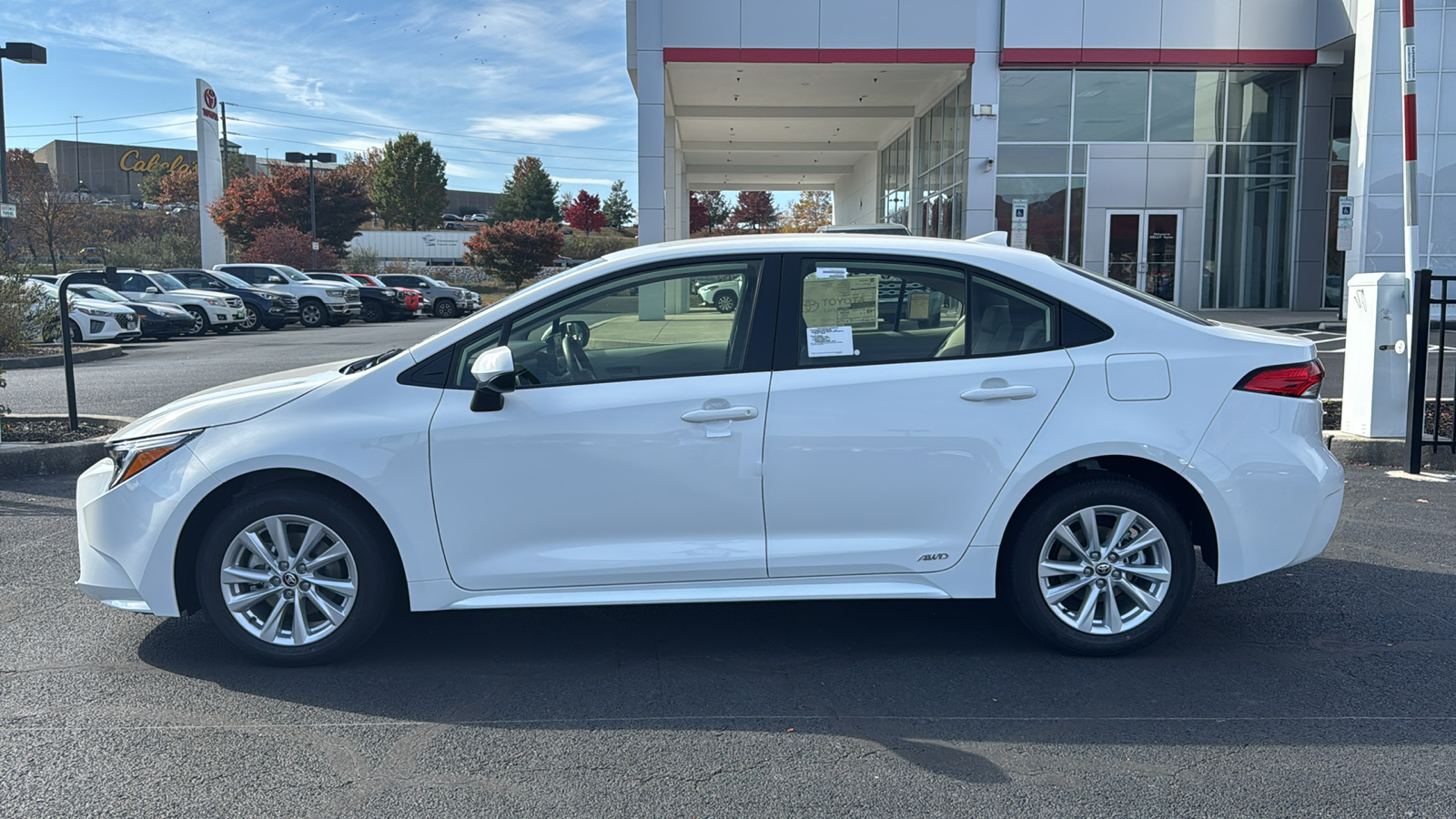 2025 Toyota Corolla Hybrid LE 8