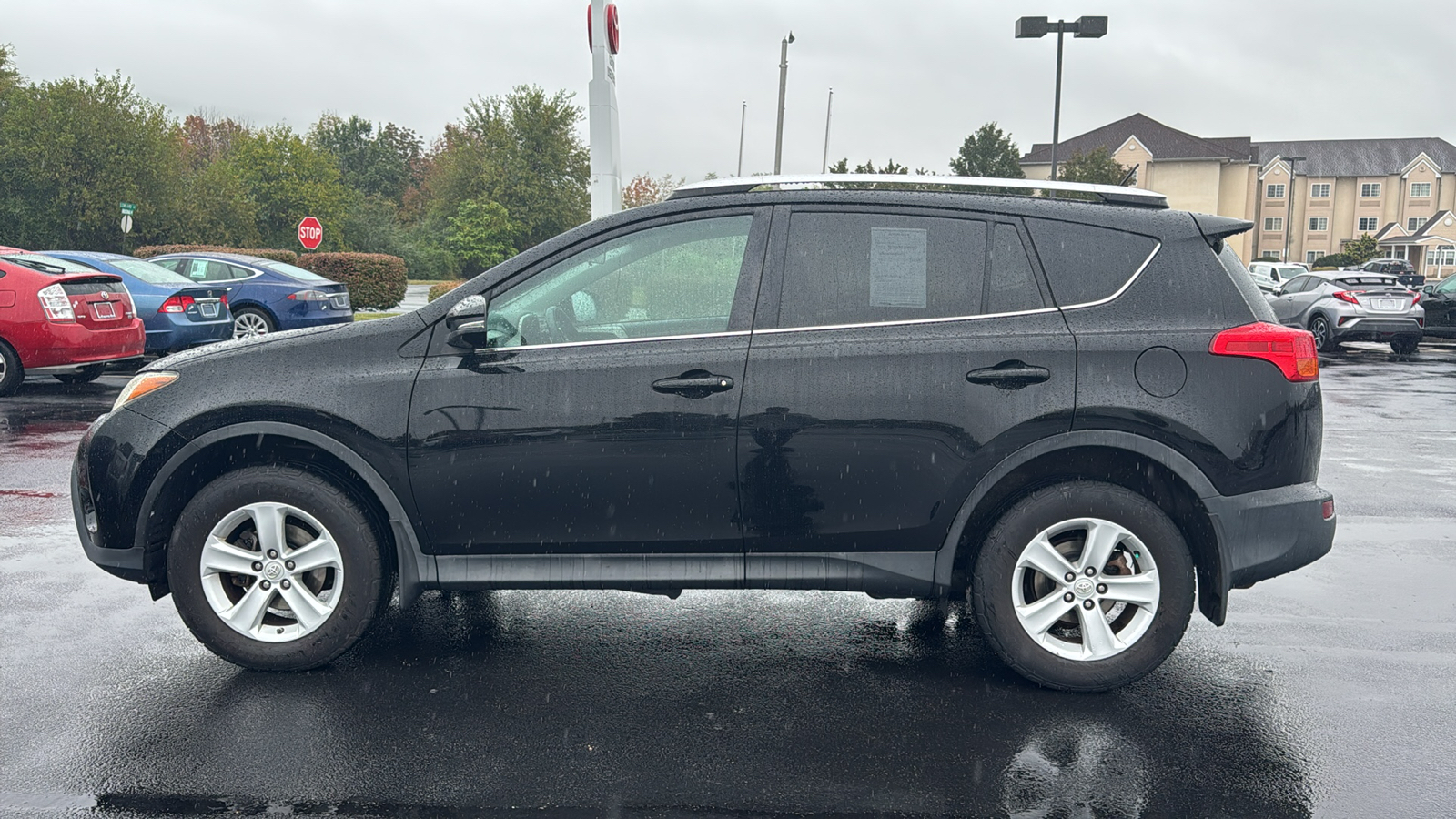 2014 Toyota RAV4 XLE 9