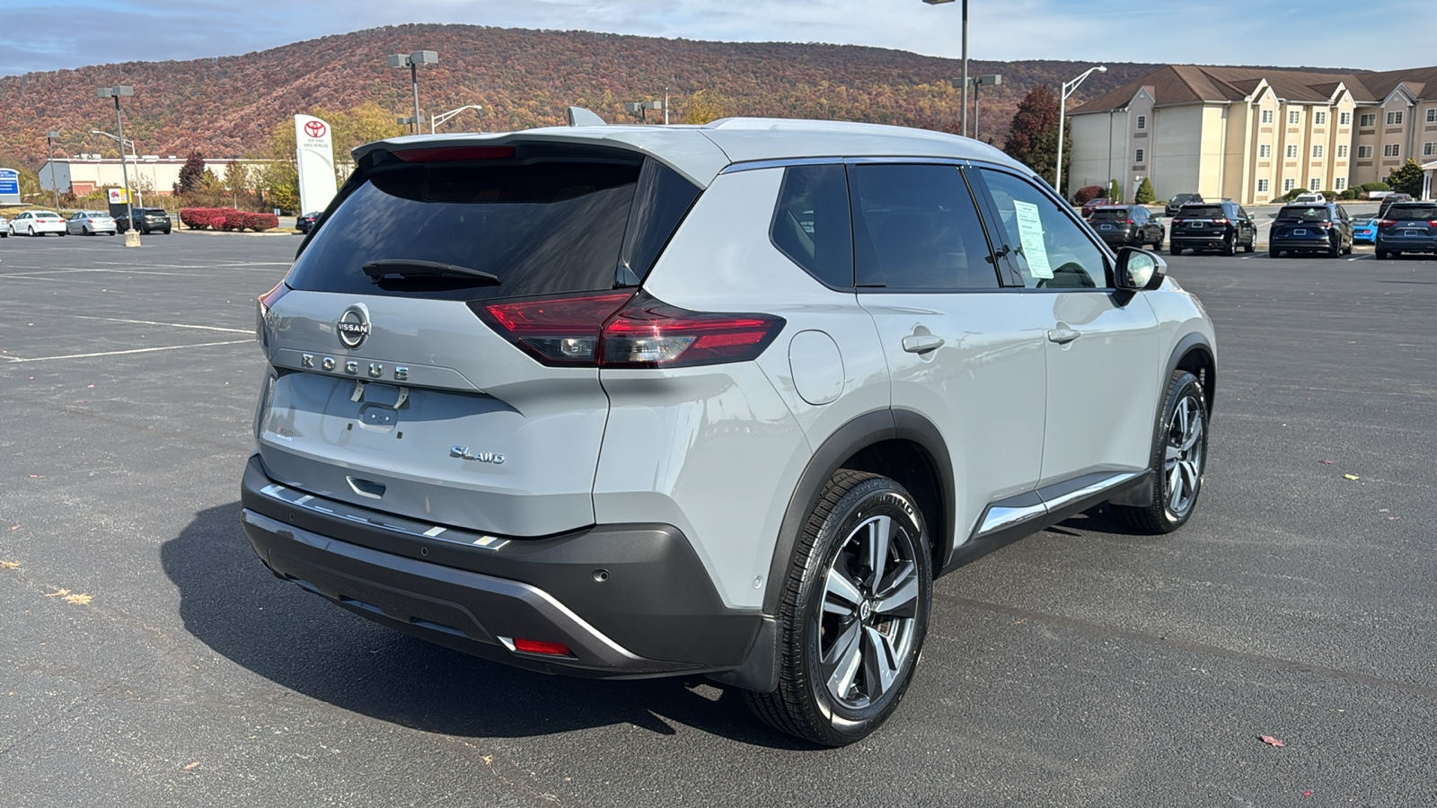 2023 Nissan Rogue SL 6