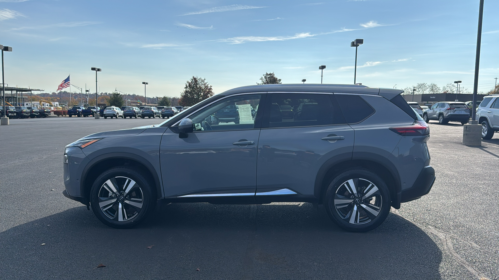 2023 Nissan Rogue SL 12