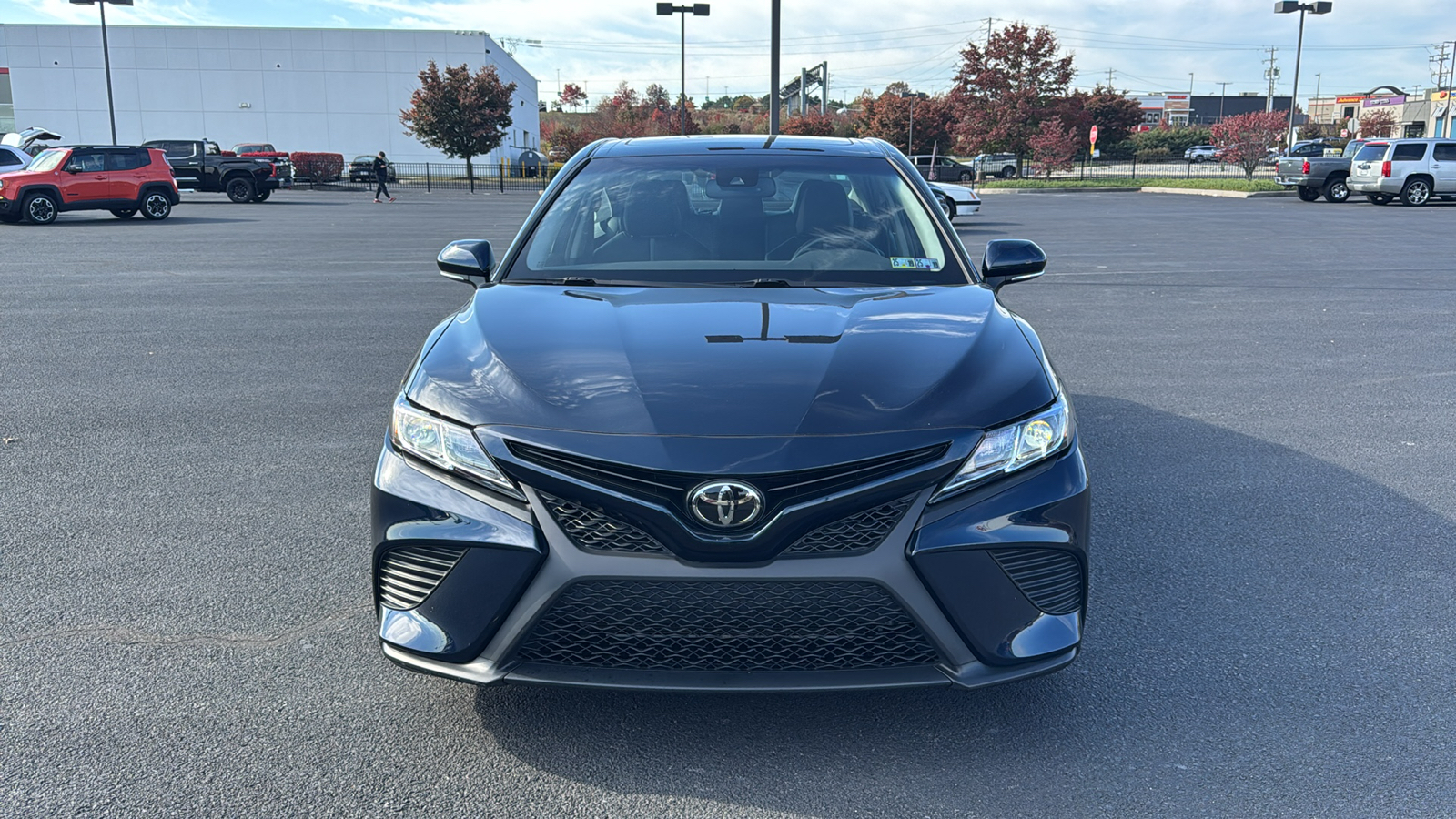 2020 Toyota Camry SE 2