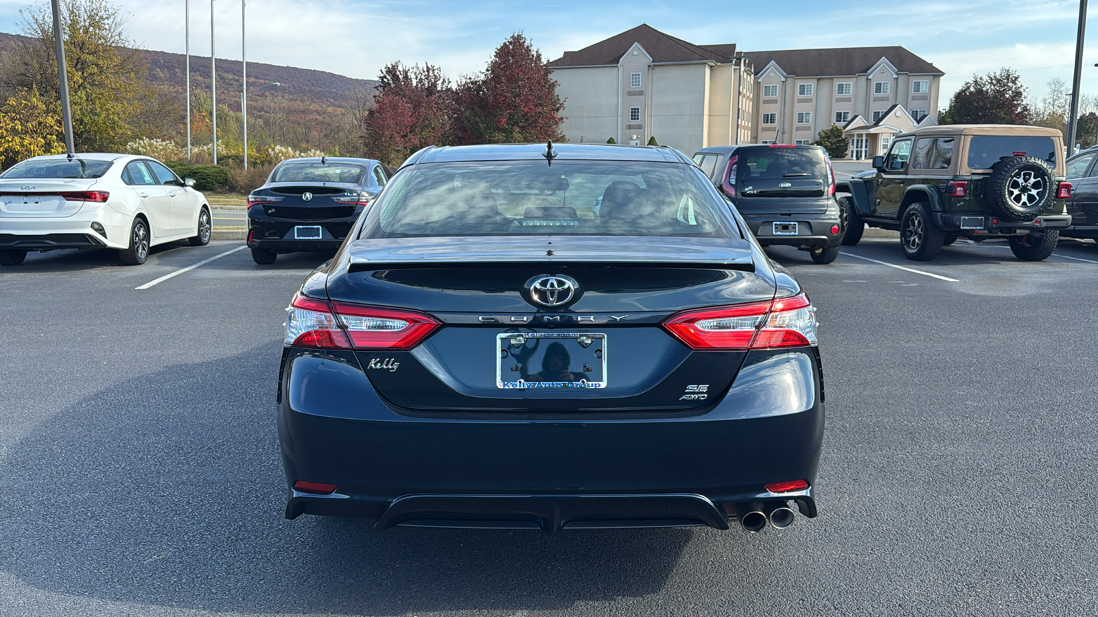 2020 Toyota Camry SE 7