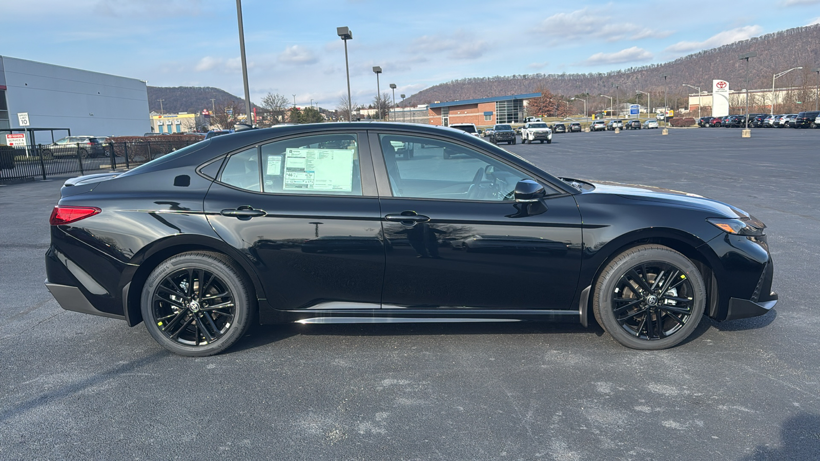 2025 Toyota Camry LE 3