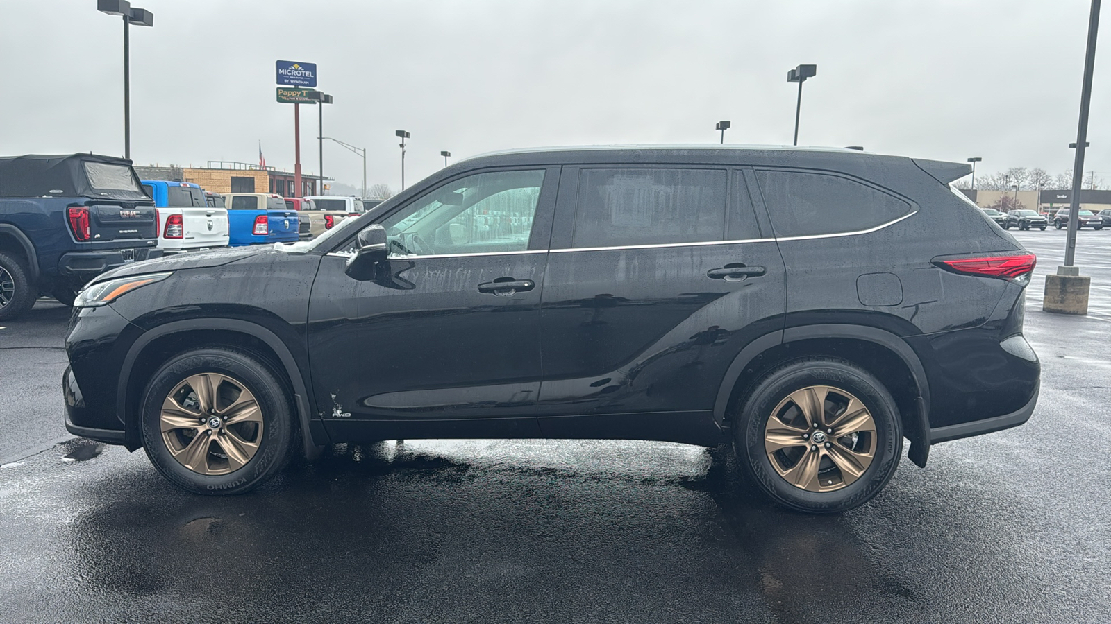 2023 Toyota Highlander Hybrid Bronze Edition 15