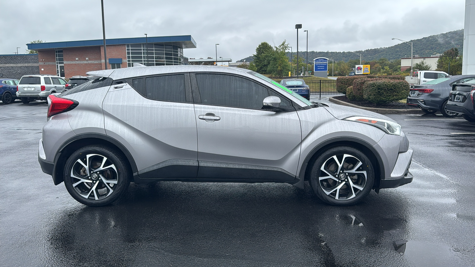 2018 Toyota C-HR XLE Premium 4