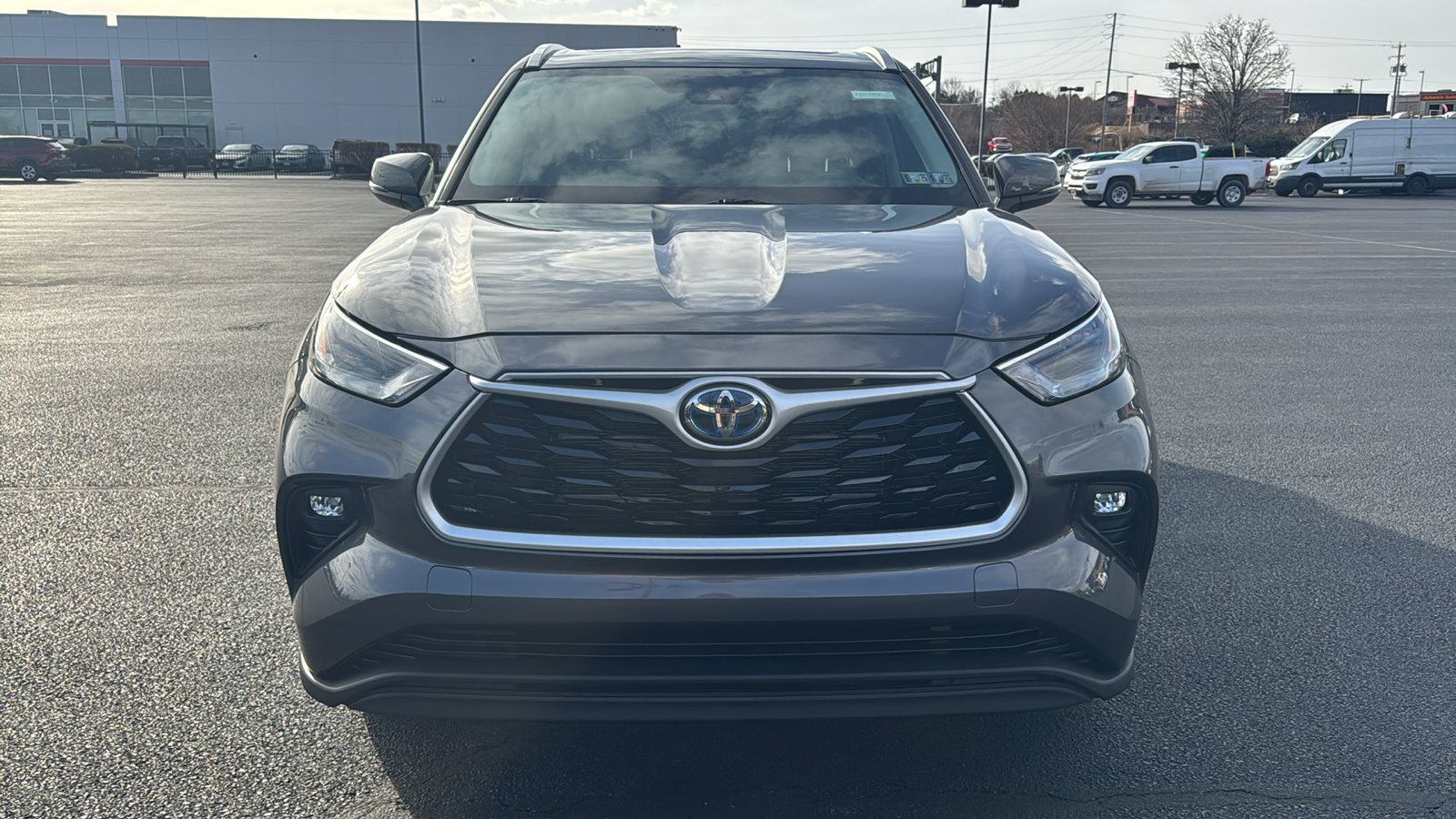 2022 Toyota Highlander Hybrid XLE 2