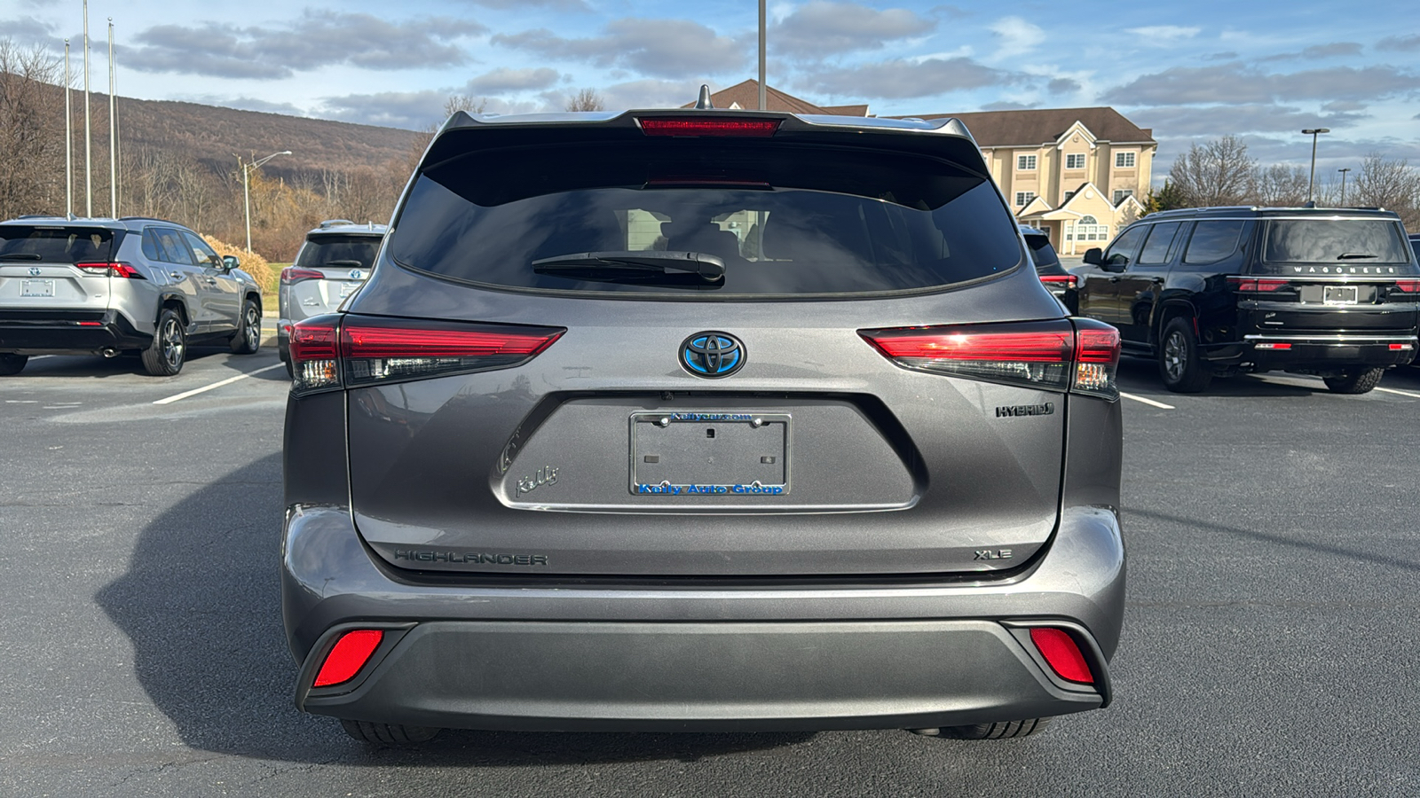 2022 Toyota Highlander Hybrid XLE 7