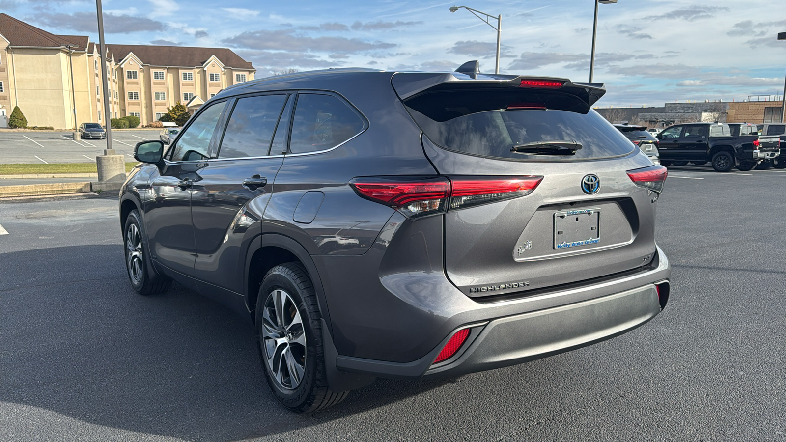 2022 Toyota Highlander Hybrid XLE 13