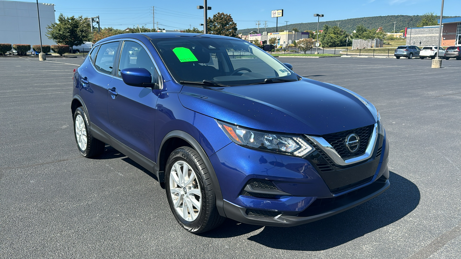 2020 Nissan Rogue Sport S 3