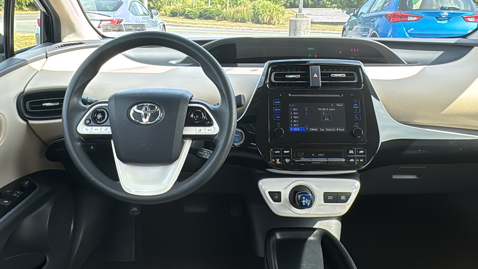 2017 Toyota Prius Four 19