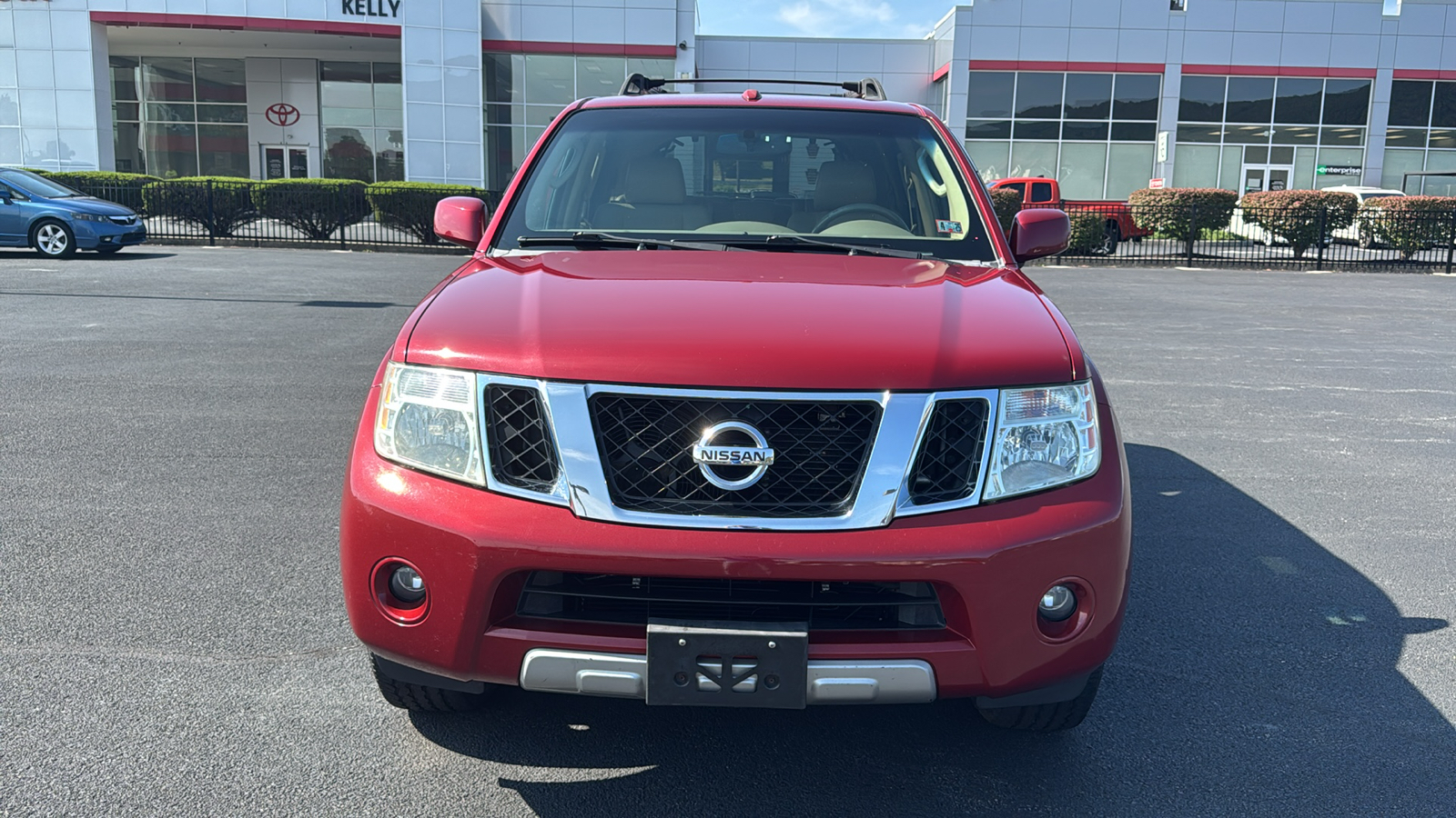 2008 Nissan Pathfinder LE 2