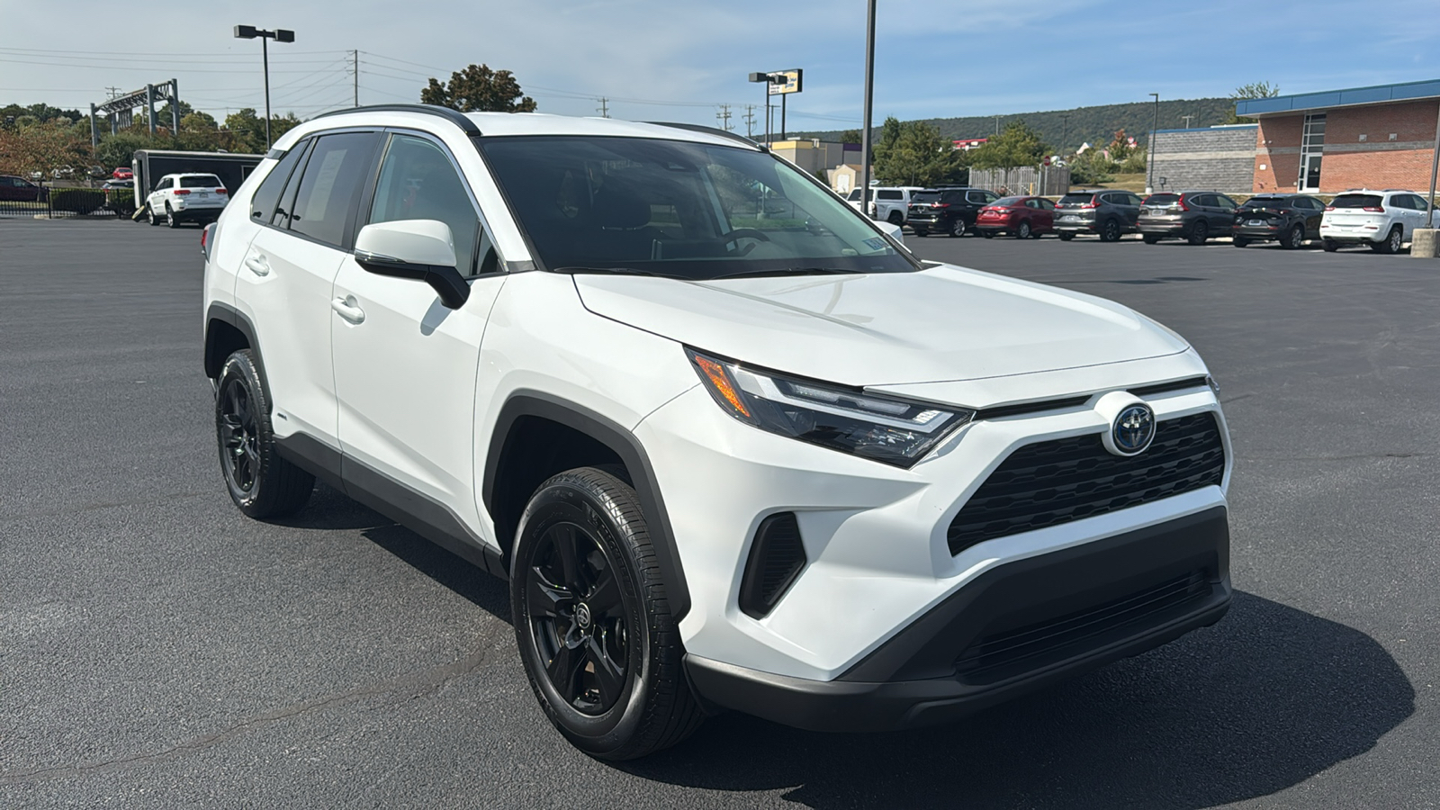 2024 Toyota RAV4 Hybrid XLE 3