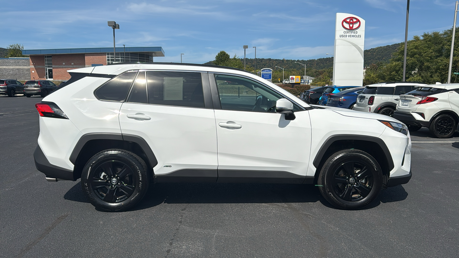 2024 Toyota RAV4 Hybrid XLE 4