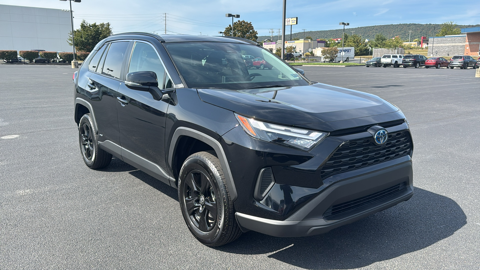 2024 Toyota RAV4 Hybrid XLE 3