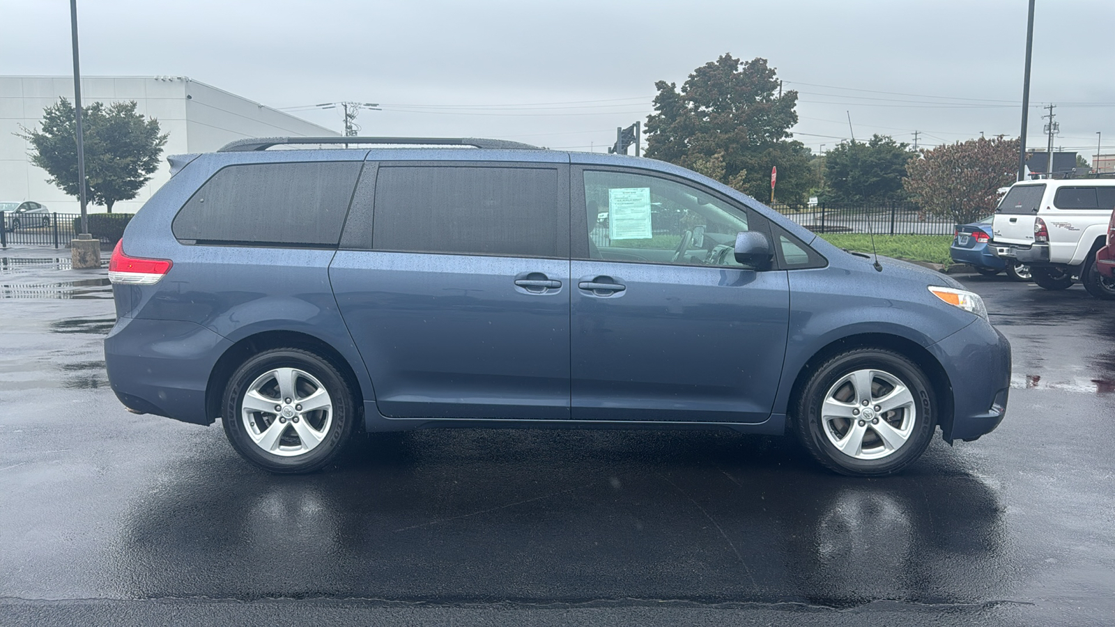 2014 Toyota Sienna L 4