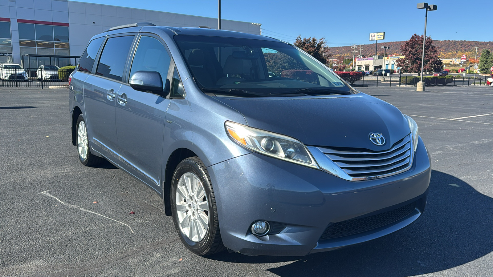 2016 Toyota Sienna Limited 3