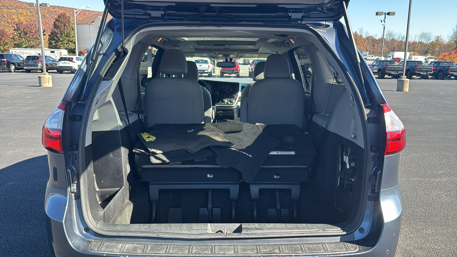 2016 Toyota Sienna Limited 11