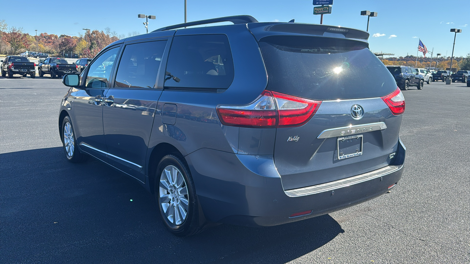 2016 Toyota Sienna Limited 13