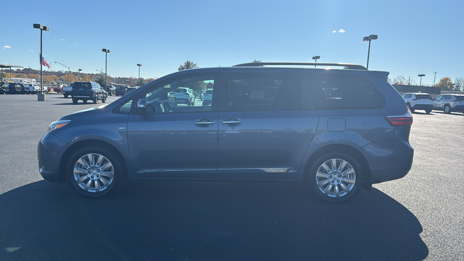 2016 Toyota Sienna Limited 14