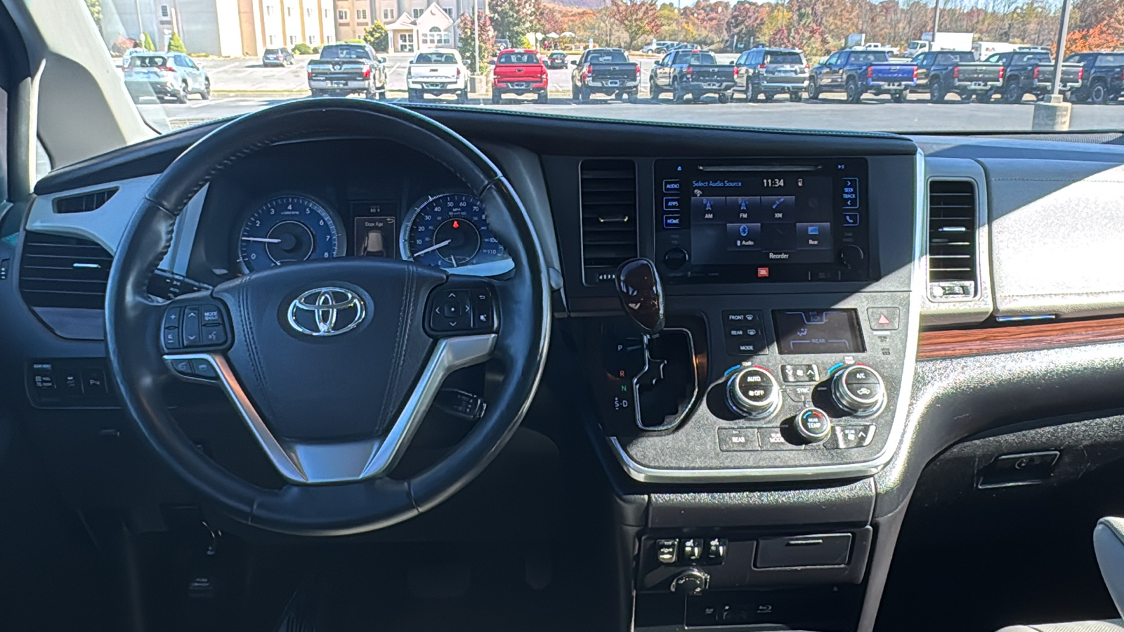 2016 Toyota Sienna Limited 18