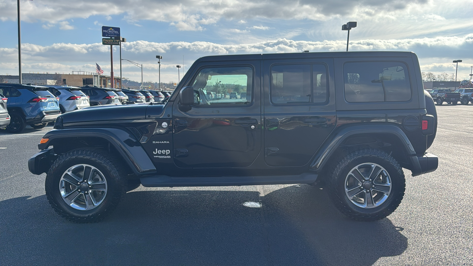 2019 Jeep Wrangler Unlimited Sahara 13