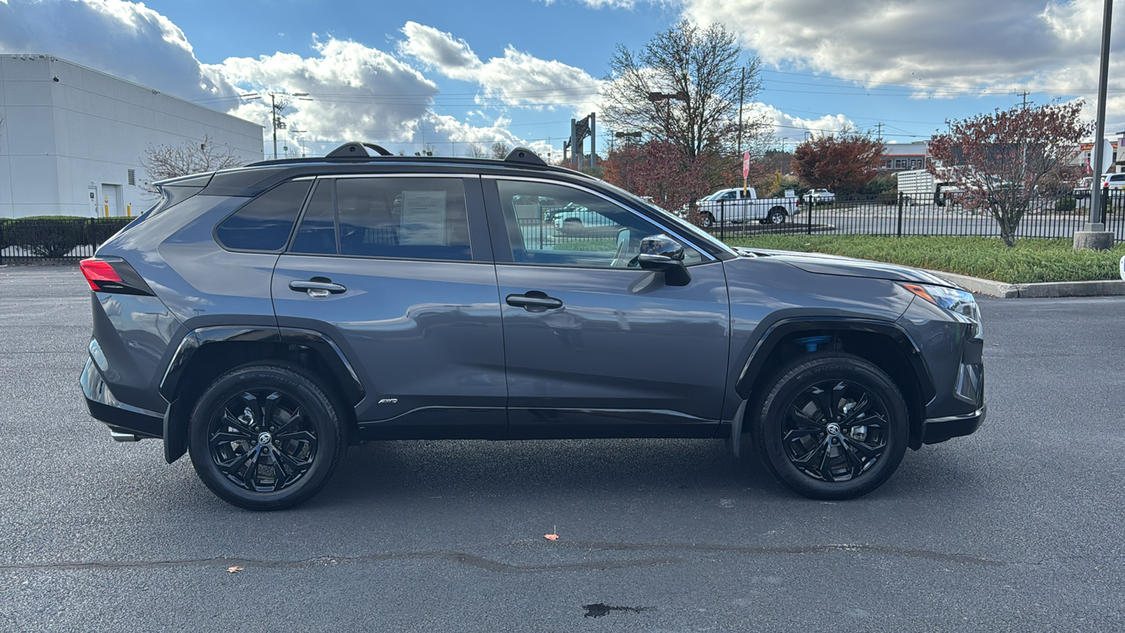 2023 Toyota RAV4 Hybrid XSE 4