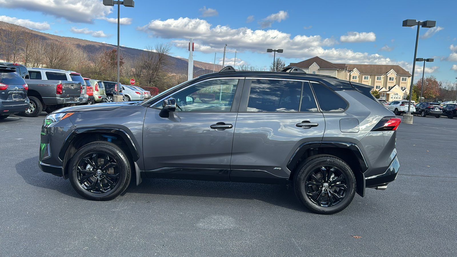 2023 Toyota RAV4 Hybrid XSE 14