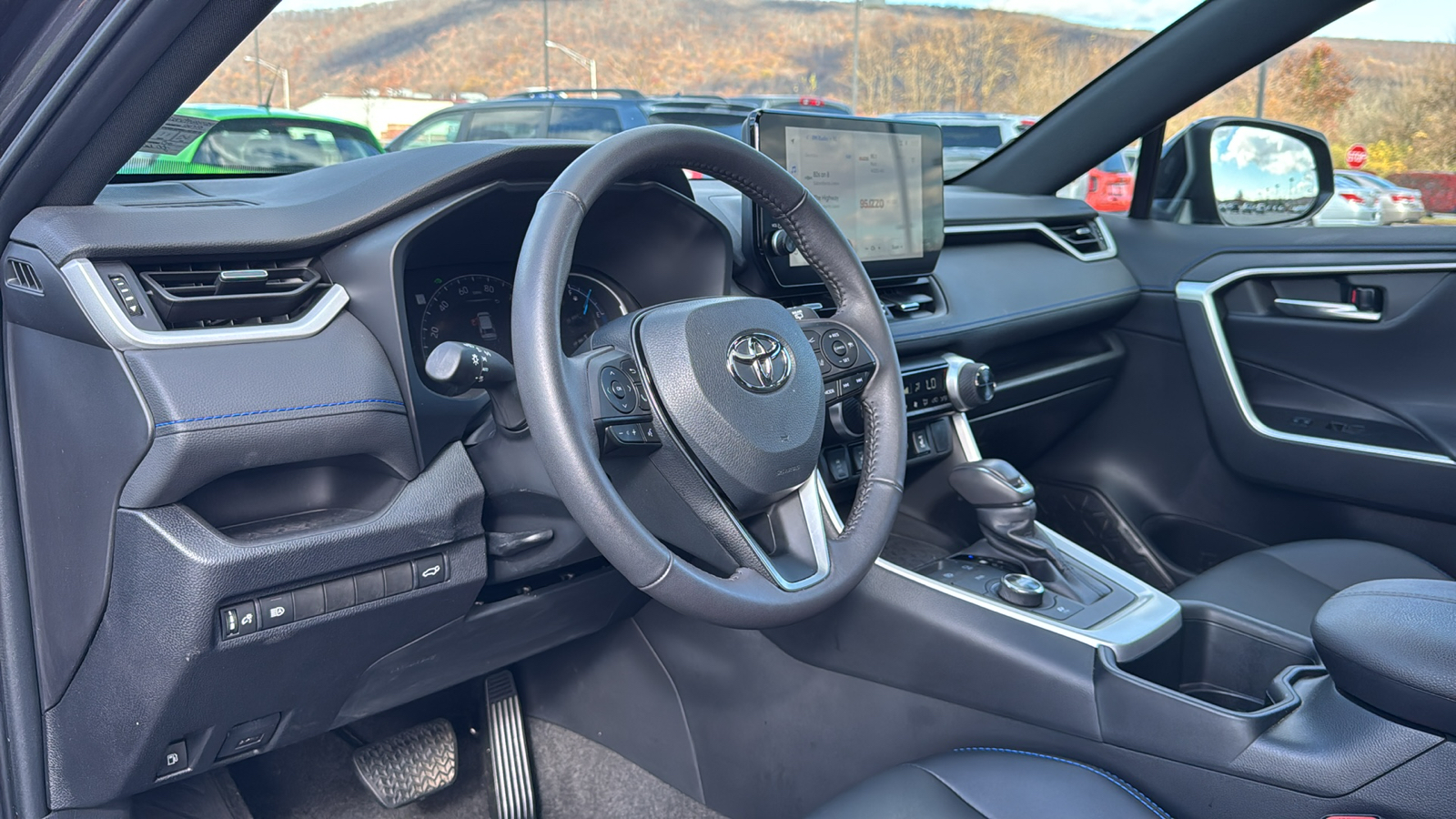 2023 Toyota RAV4 Hybrid XSE 27