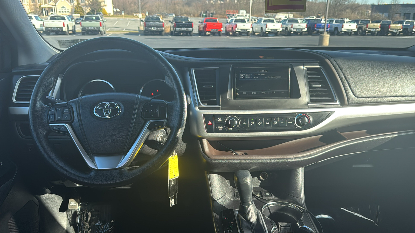 2014 Toyota Highlander LE V6 19