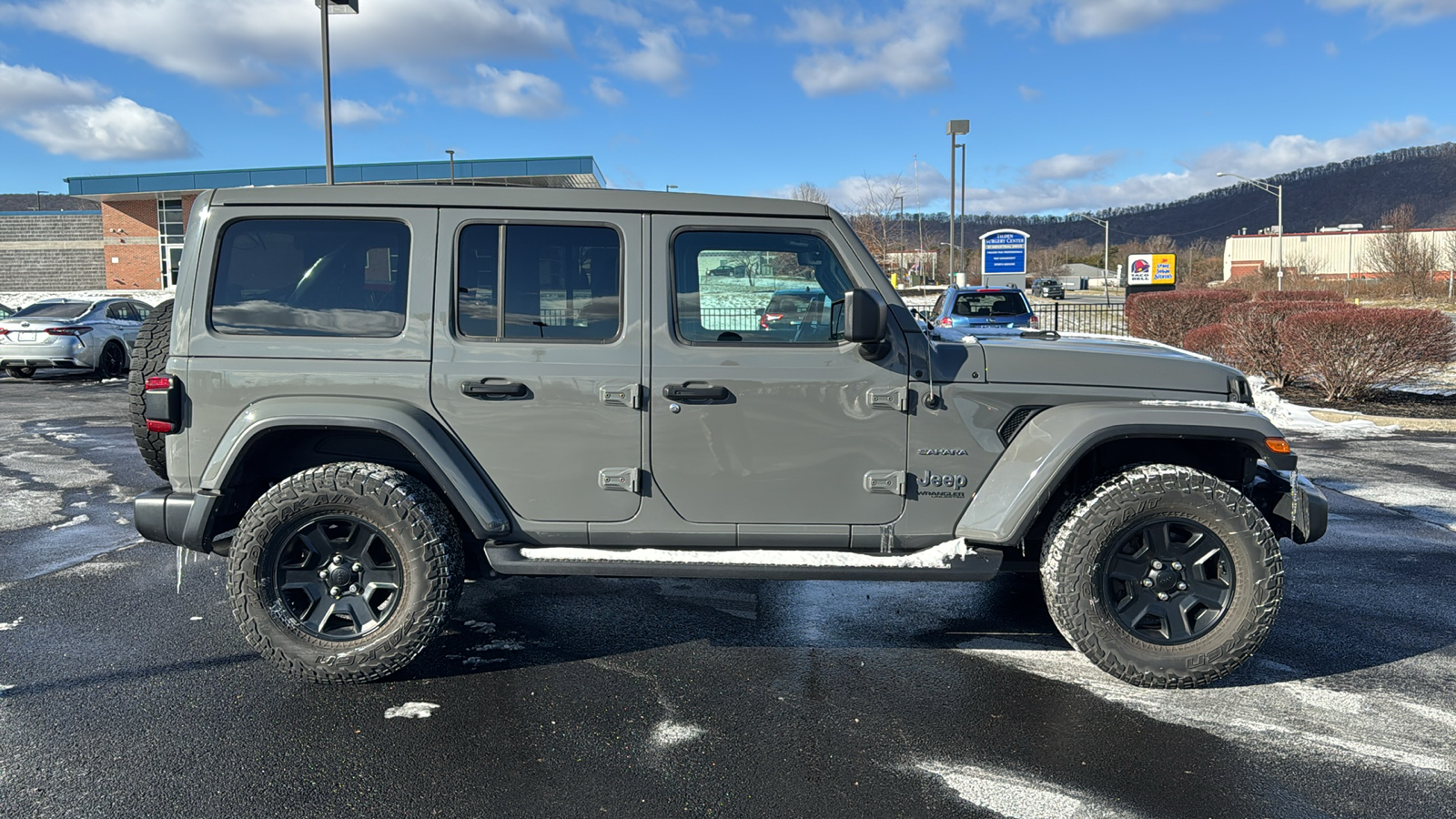 2021 Jeep Wrangler Unlimited Sahara 4