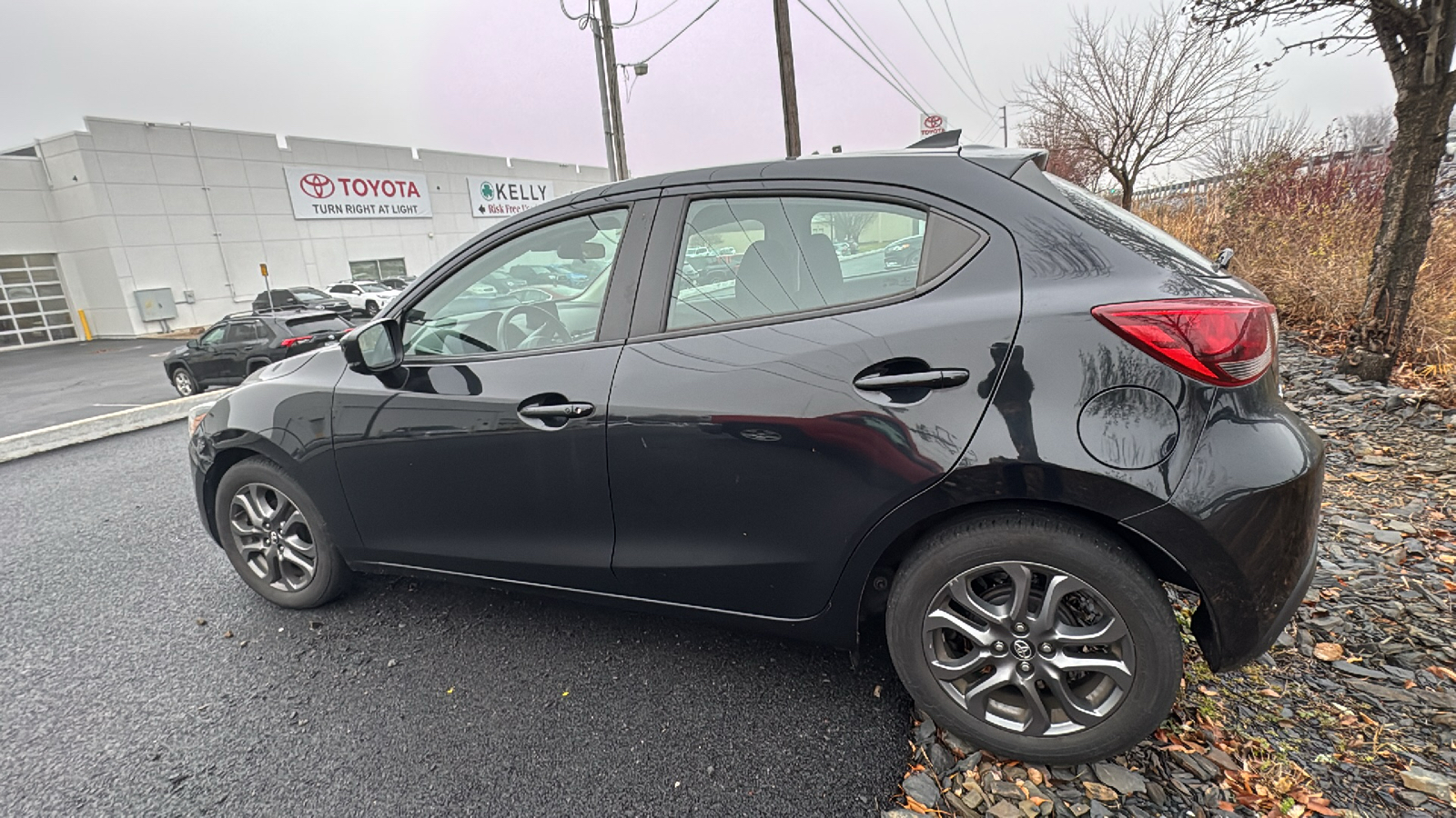 2020 Toyota Yaris LE 11