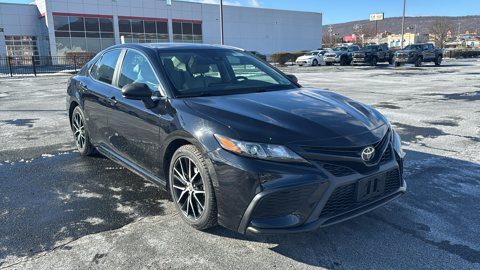 2021 Toyota Camry SE 3