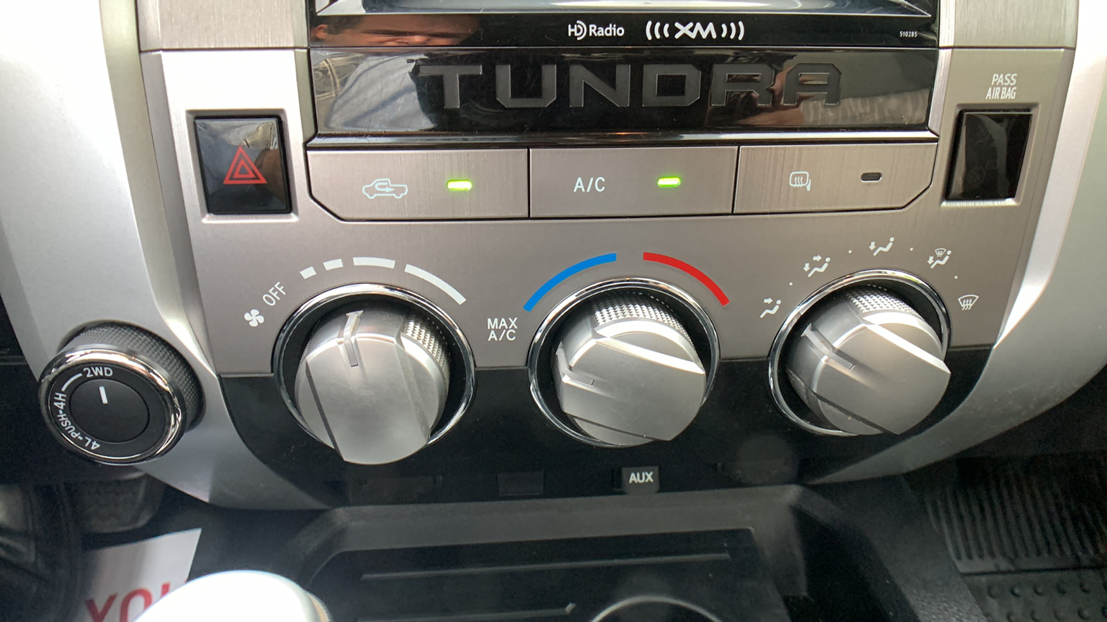 2018 Toyota Tundra 4WD SR5 18