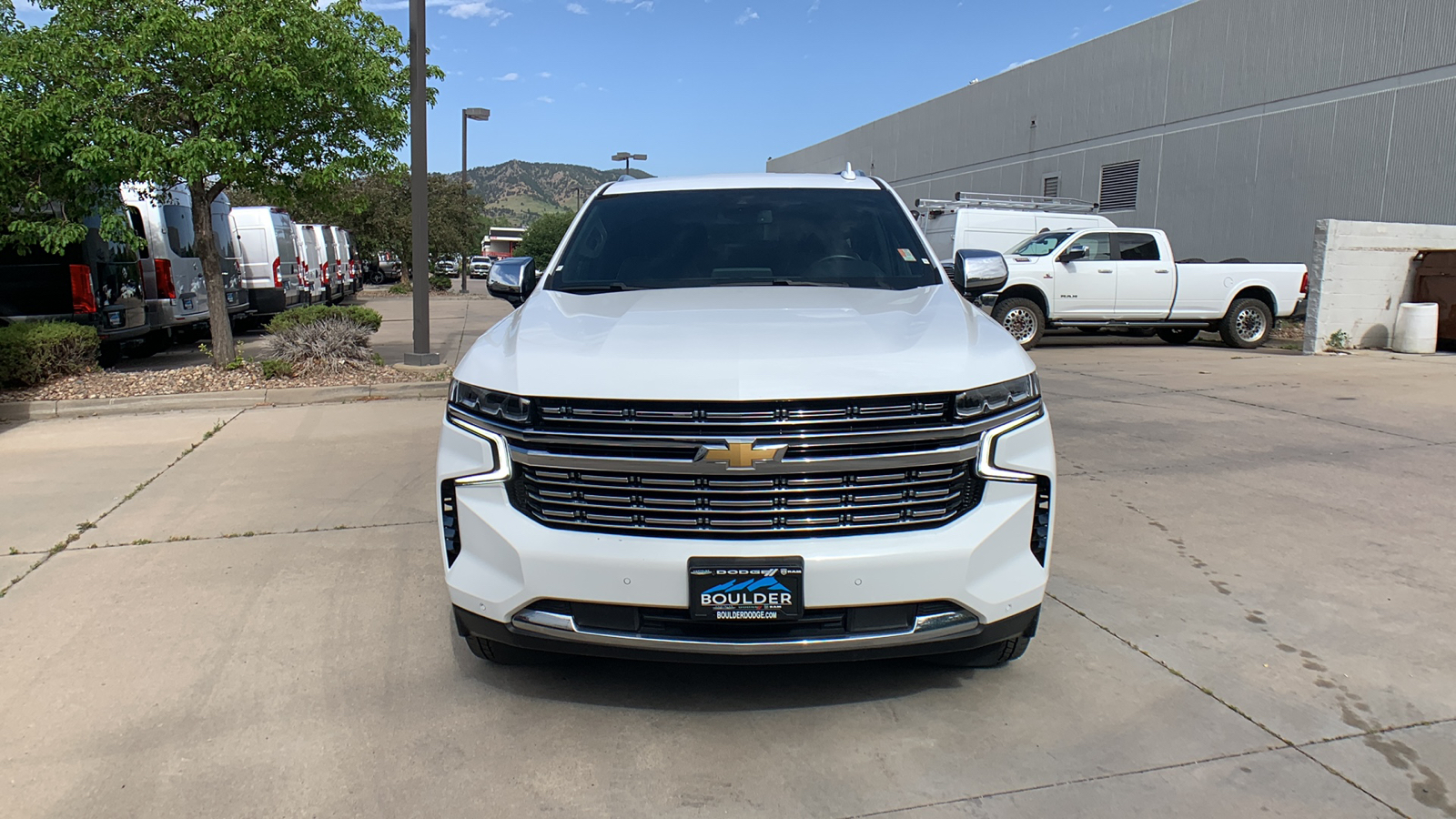 2023 Chevrolet Suburban Premier 8