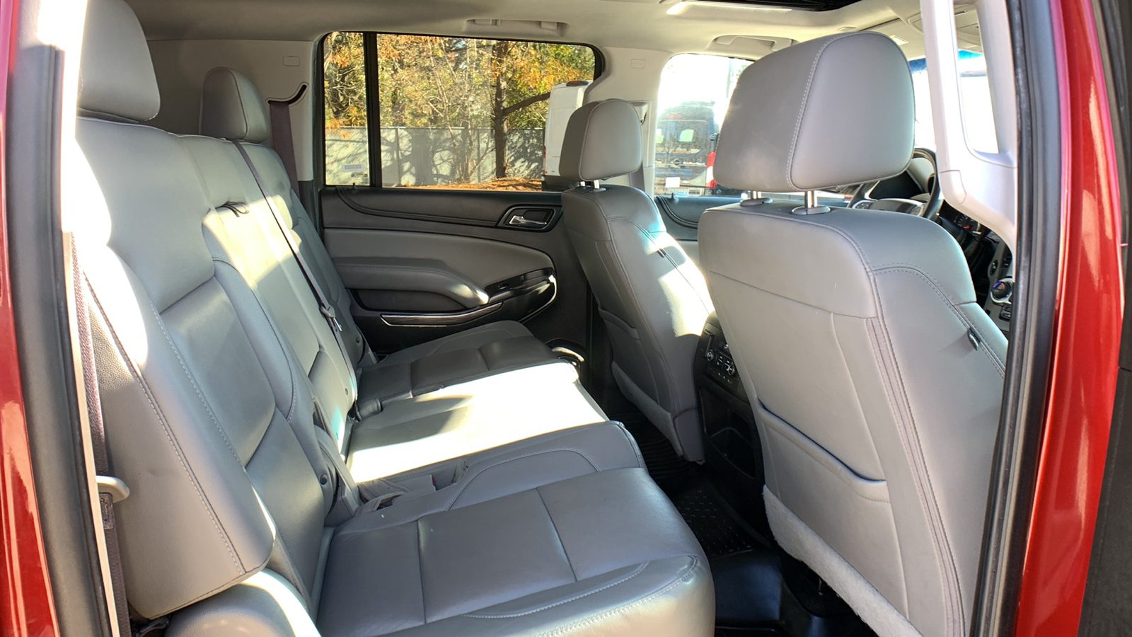 2017 Chevrolet Suburban LT 28