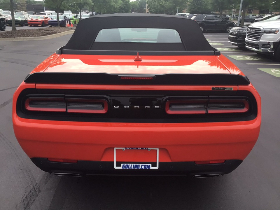 2023 Dodge Challenger R/T 8