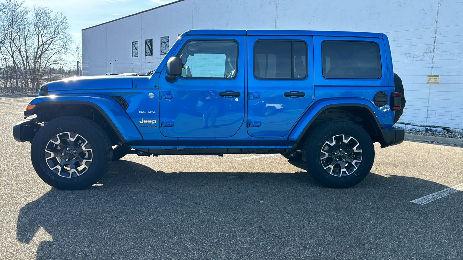 2024 Jeep Wrangler Sahara 2